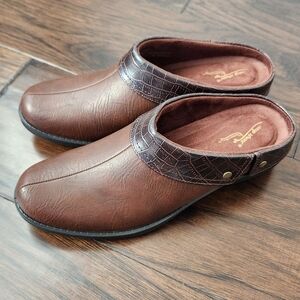 Easy Street Brown Men's Slip-On Loafers
